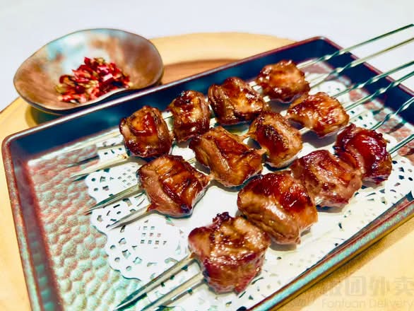 Juicy Pork Jowl Skewers (3 pcs) (爆汁油边王(3串))